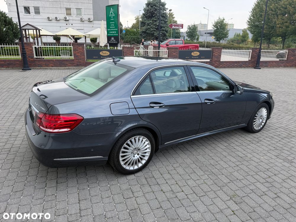 Mercedes-Benz Klasa E 300 BlueTEC HYBRID - 9