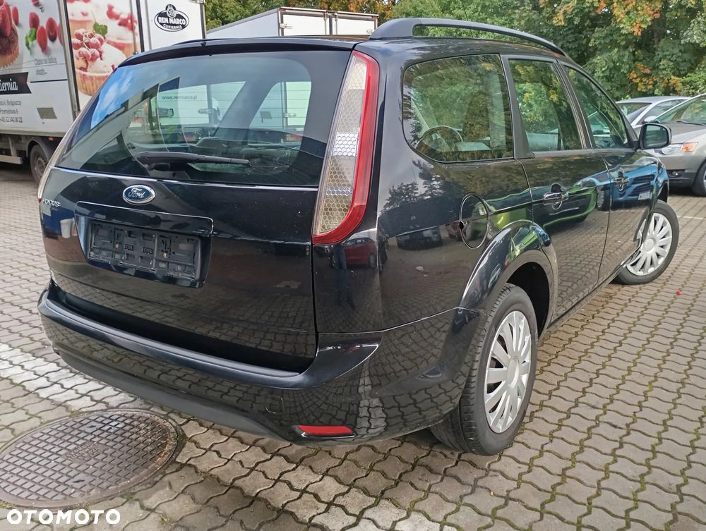 Ford Focus Turnier 1.6 16V Ambiente - 12