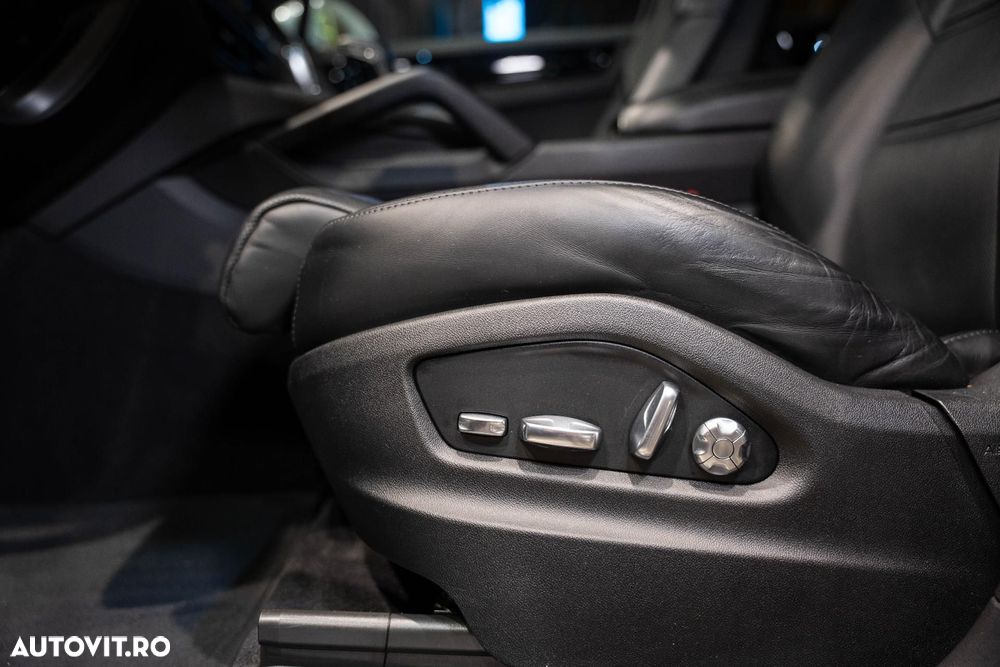 Porsche Cayenne Coupe S - 37