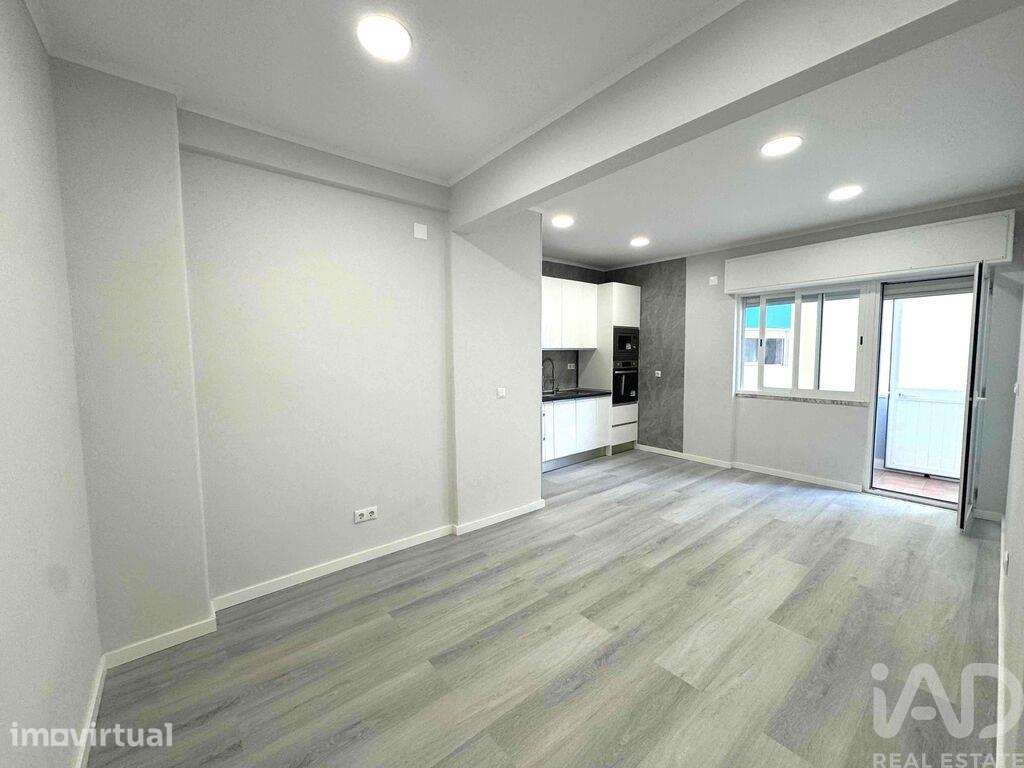 Apartamento T1 em Venteira de 40 m2 - Grande imagem: 2/28