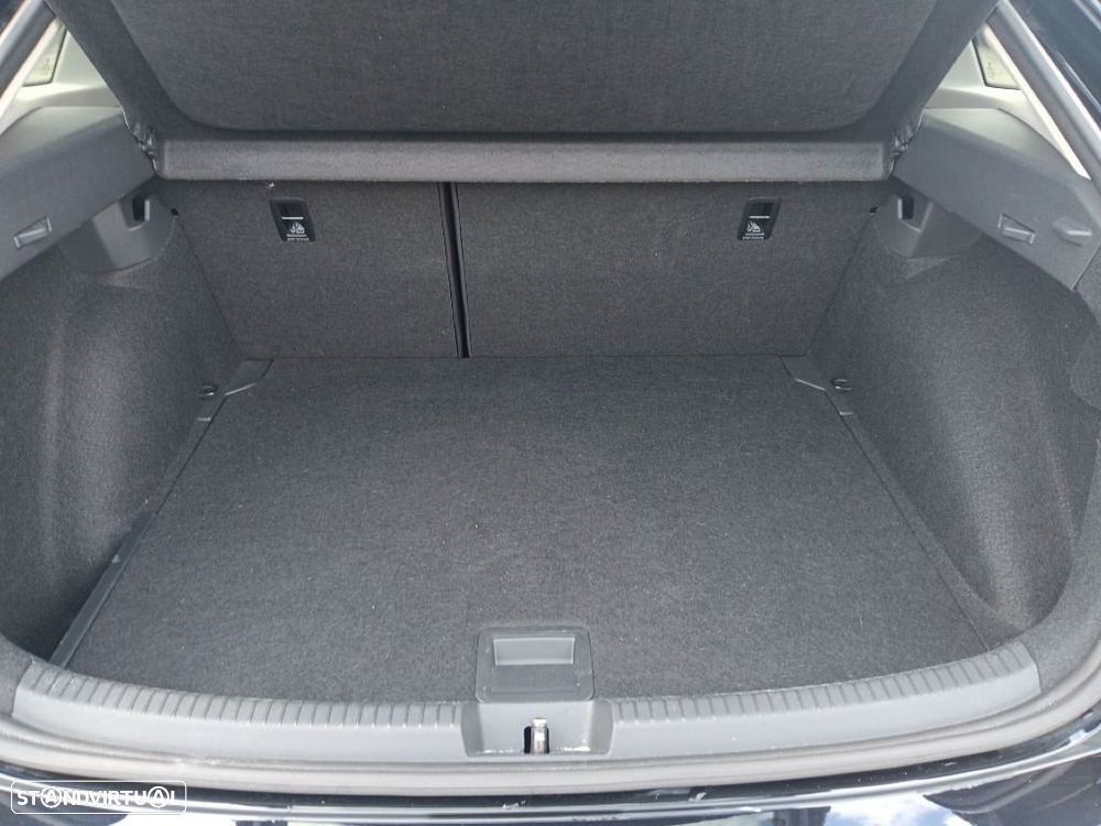VW Taigo 1.0 TSI Urban DSG - 18