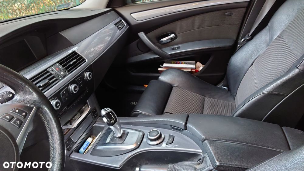 BMW Seria 5 525d xDrive Touring - 19