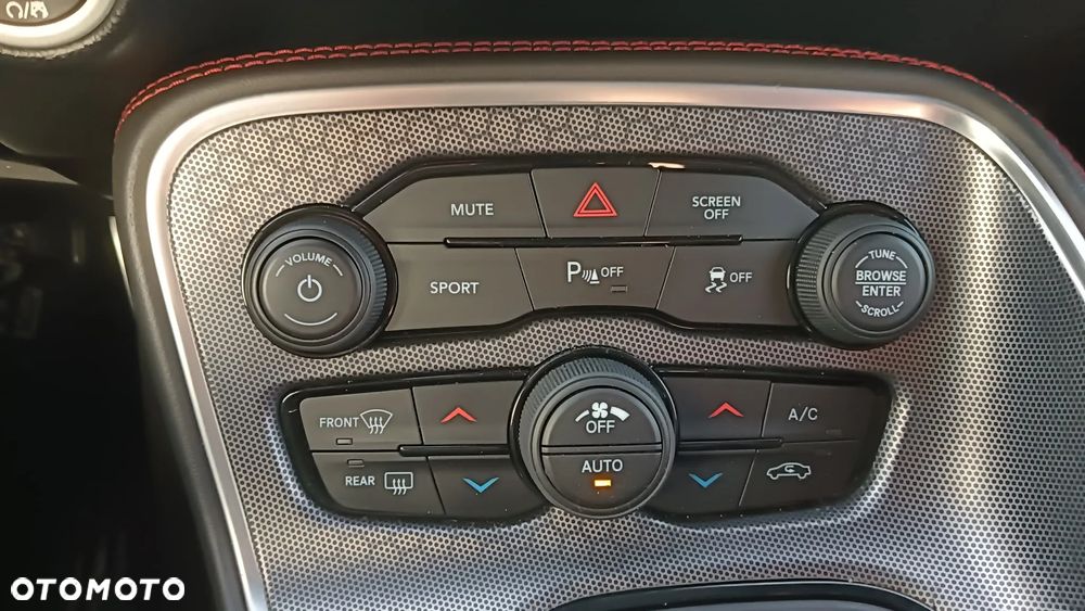 Dodge Challenger Automatik SXT Plus - 25