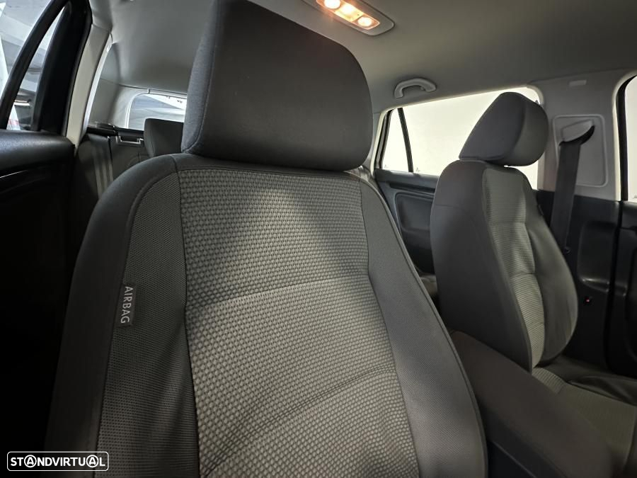 VW Golf Variant 1.6 TDi Confortline - 26