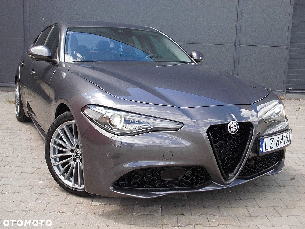 Alfa Romeo Giulia 2.2 AT8 Business - 9