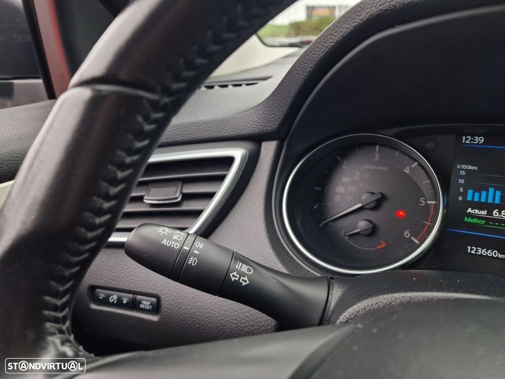 Nissan Qashqai 1.5 dCi N-Connecta DCT - 23