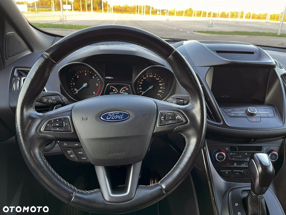 Ford Kuga 2.0 TDCi AWD ST-Line - 24