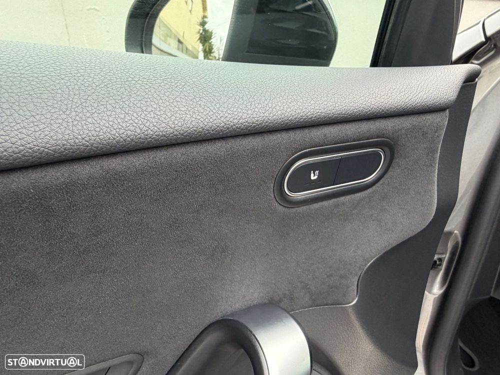 Mercedes-Benz A 250 Limousine e AMG Line - 12