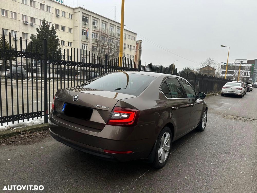 Skoda Octavia 2.0 TDI DSG Premium Edition - 2