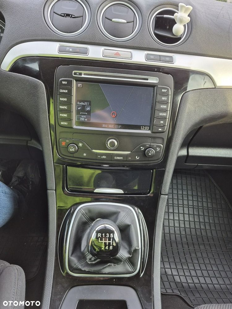 Ford S-Max - 12