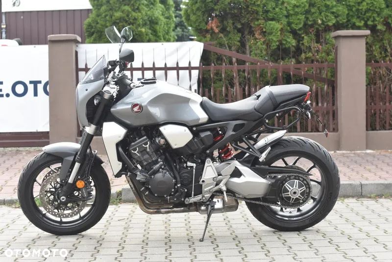 Honda CB - 22