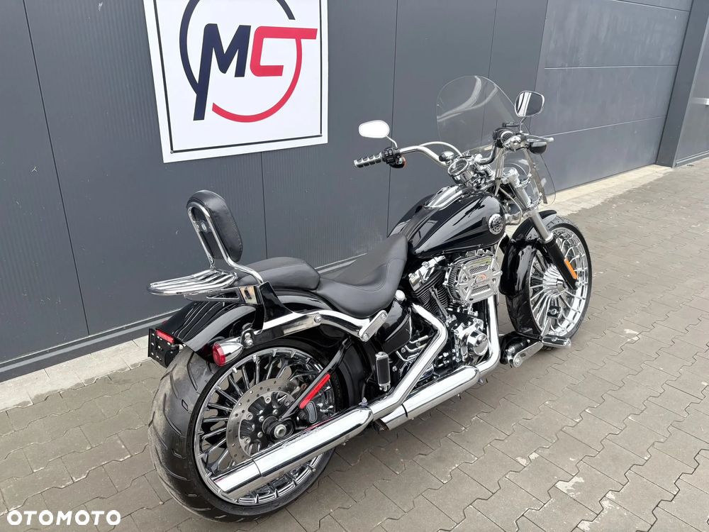 Harley-Davidson Softail Breakout - 5