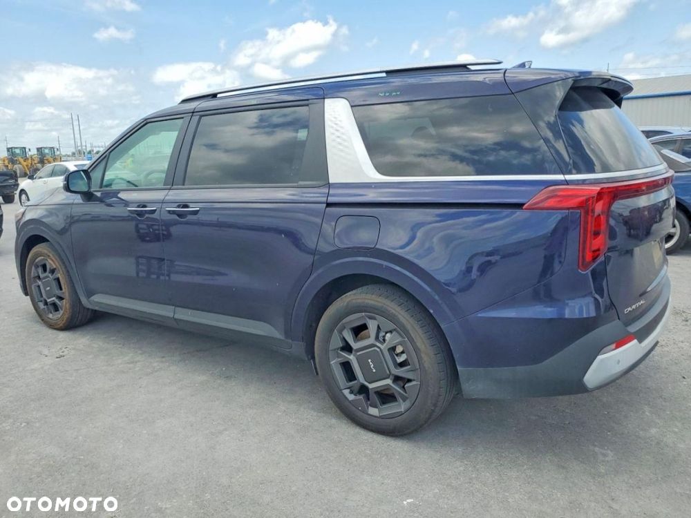 Kia Carnival - 6