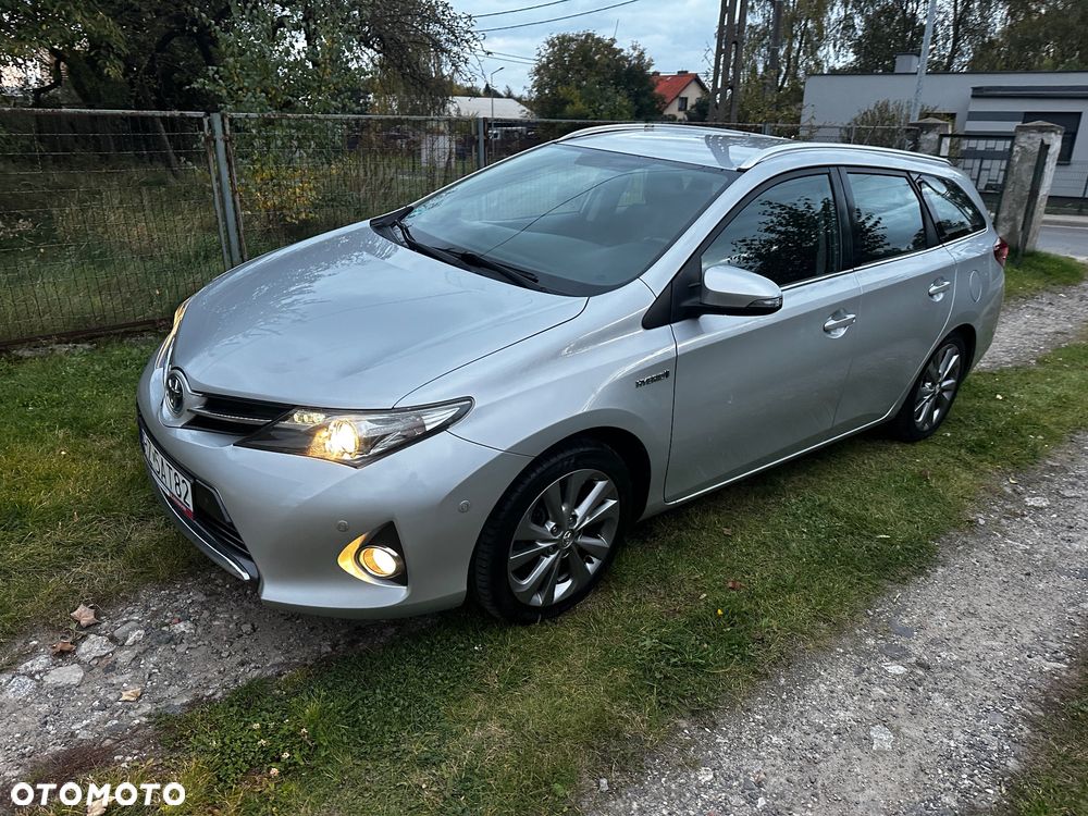 Toyota Auris 1.8 HSD Luna - 2