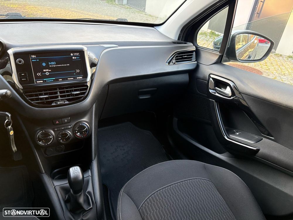 Peugeot 208 1.2 PureTech Style - 16