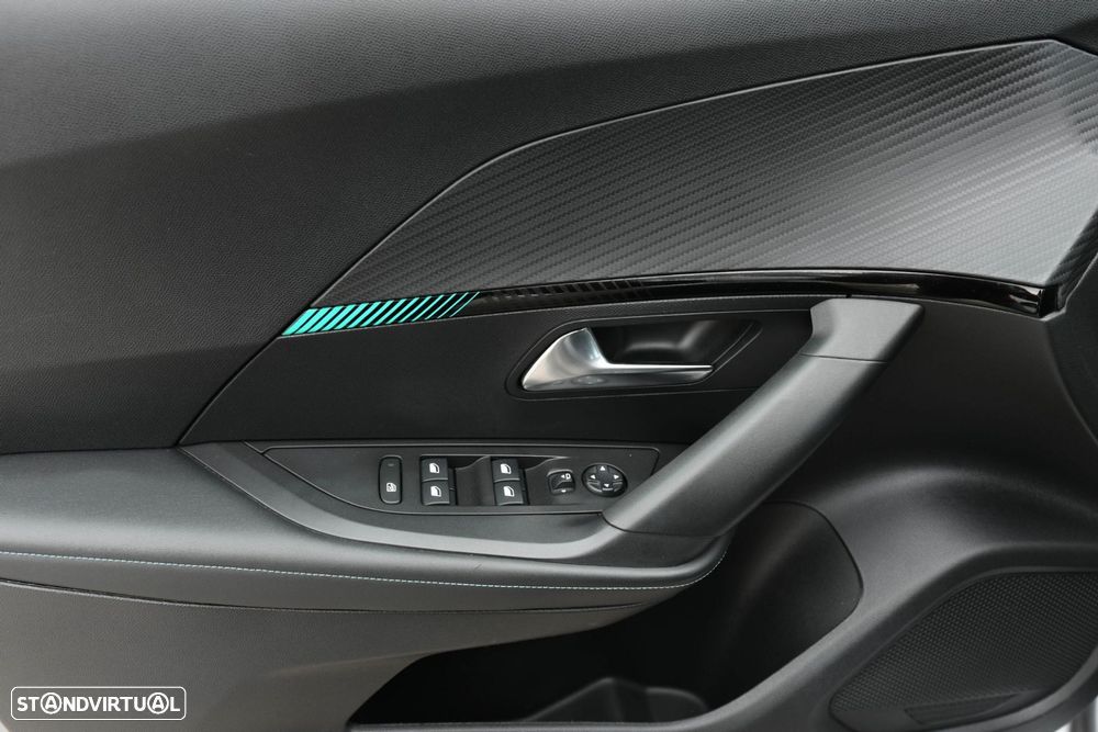 Peugeot 2008 1.2 Allure - 21