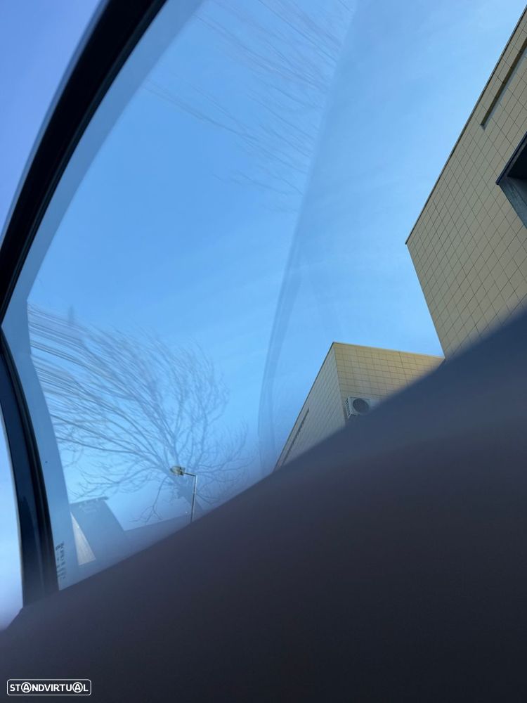 MG MG4 64 kWh Luxury - 12