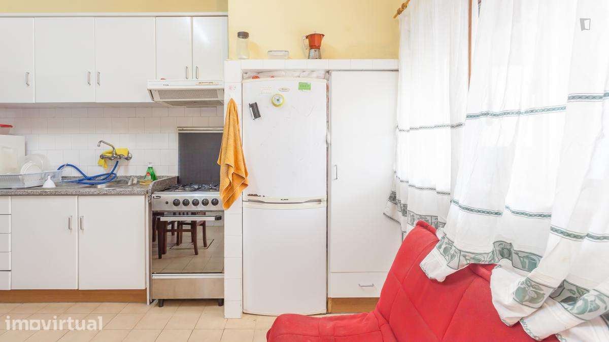 Quarto - localizado em Pedrouços Porto - Grande imagem: 5/28