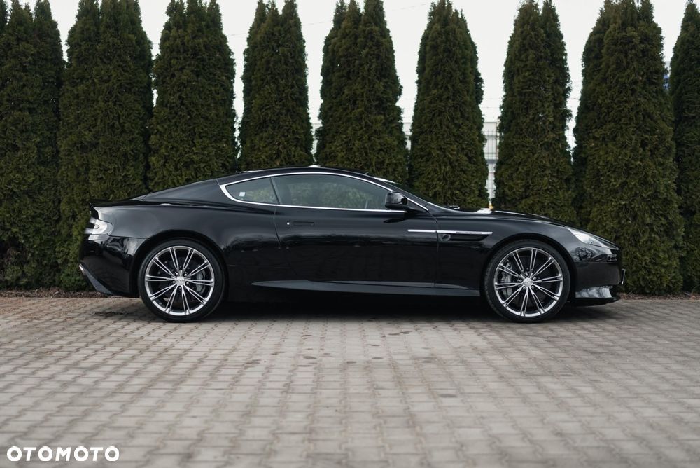 Aston Martin DB9 - 8