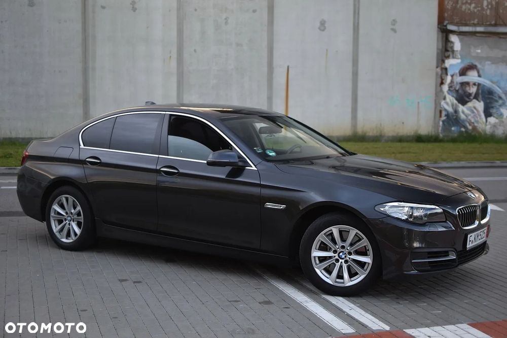 BMW Seria 5 525d Sport-Aut - 11