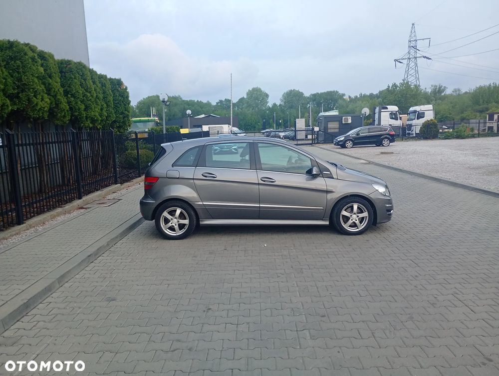 Mercedes-Benz Klasa B 200 CDI Autotronic Grand Edition - 6