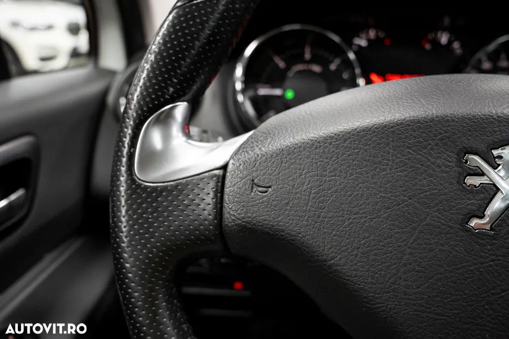 Peugeot 3008 BlueHDi 120 EAT6 Stop & Start Allure - 36