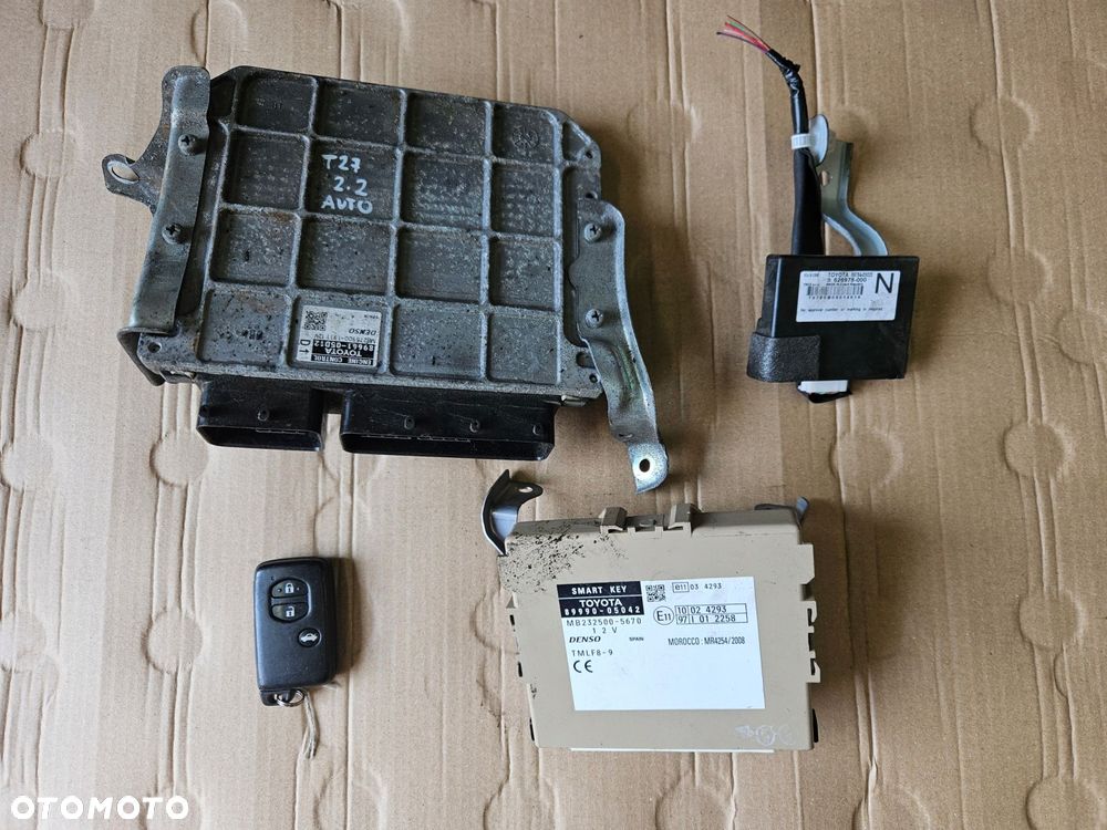 toyota avensis t27 09-14 2.2 d4d komputer kluczyk smartkey automat - 1