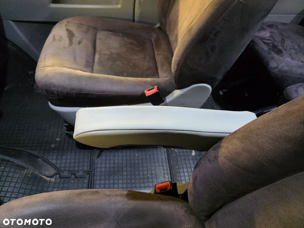 Volkswagen Caravelle L1 4Motion - 9