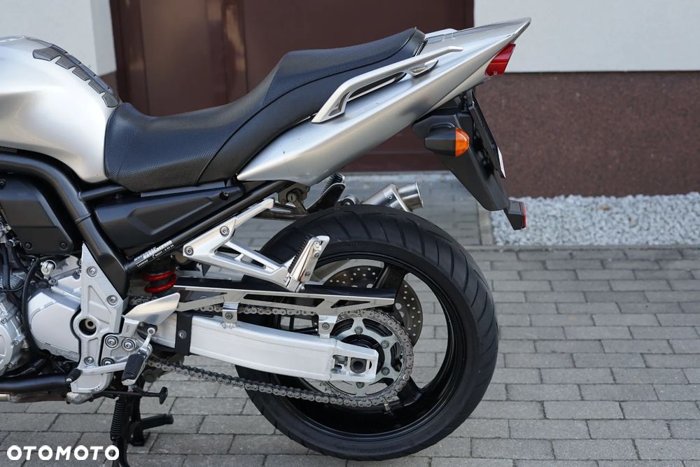 Yamaha FZS - 23