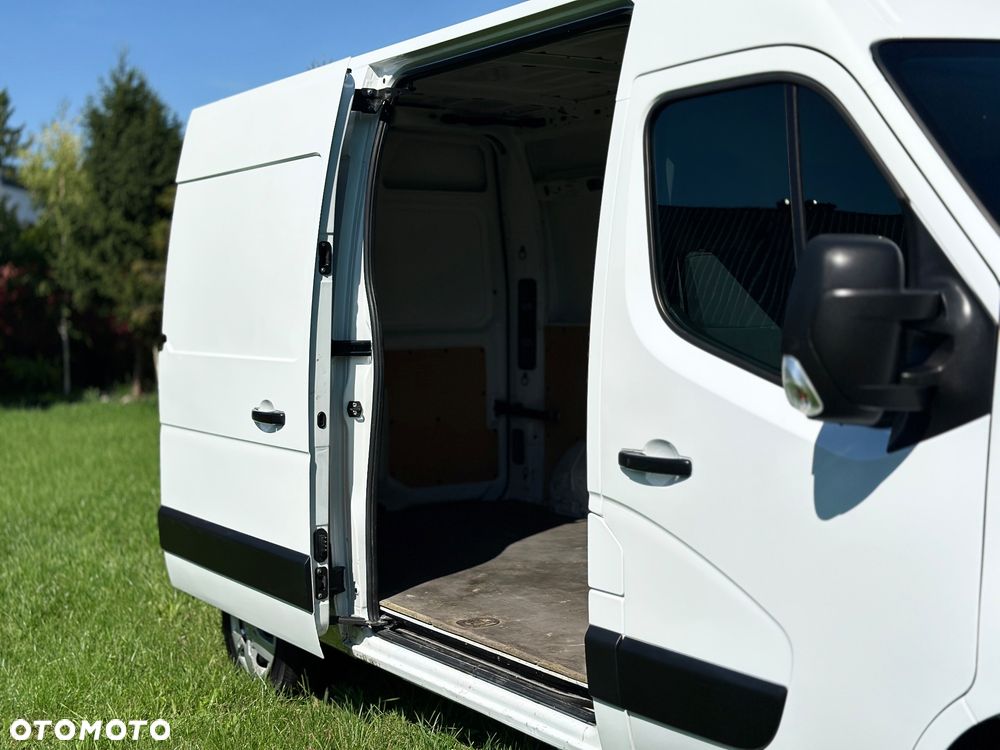 Nissan Interstar - 10
