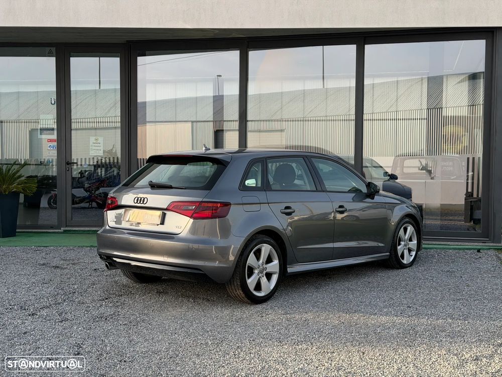 Audi A3 Sportback 1.6 TDI (clean diesel) S tronic Attraction - 6