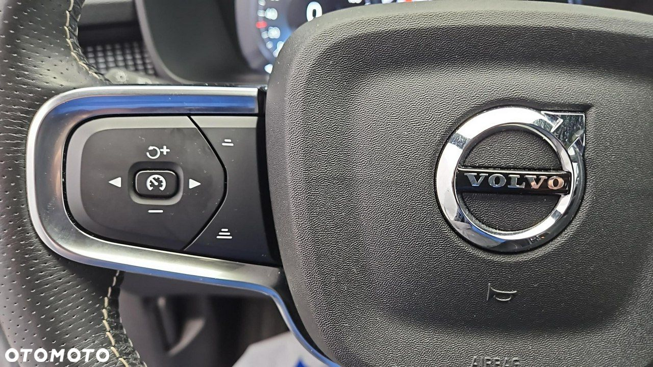 Volvo XC 40 T5 Plug-In Hybrid R-Design - 16