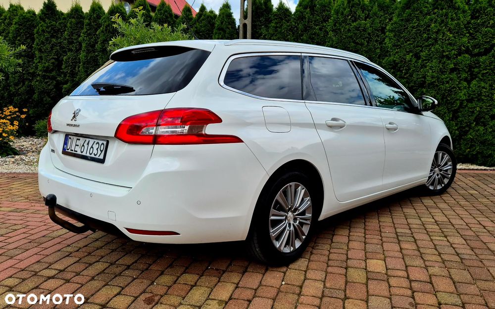 Peugeot 308 SW BlueHDi 130 EAT8 Allure - 11