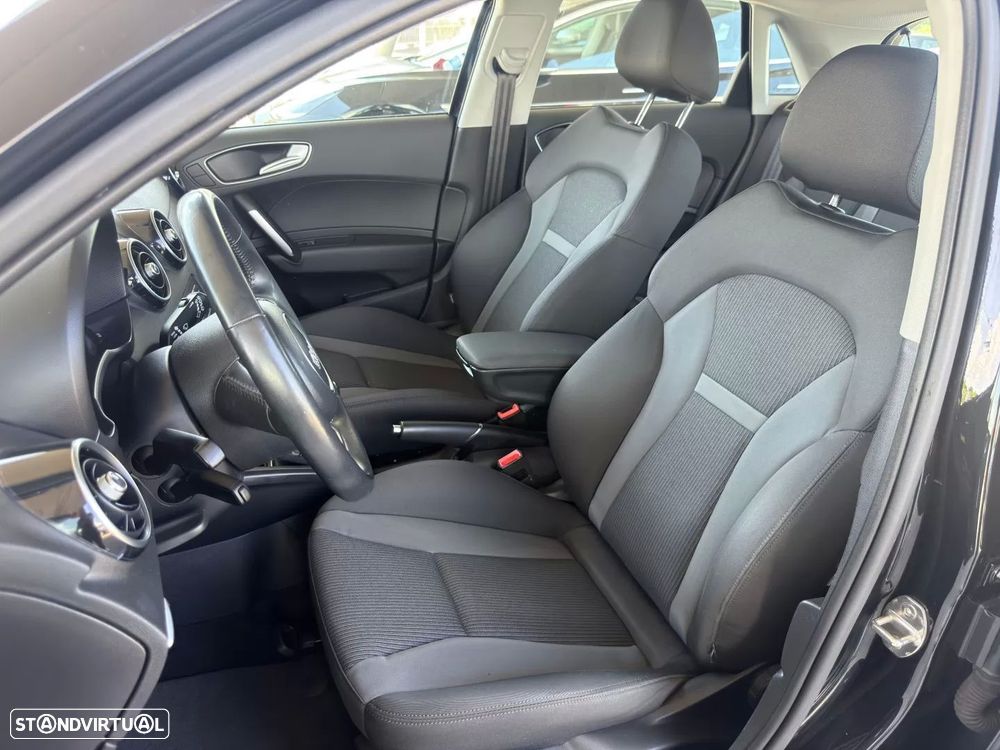 Audi A1 Sportback 1.4 TDI Design - 12