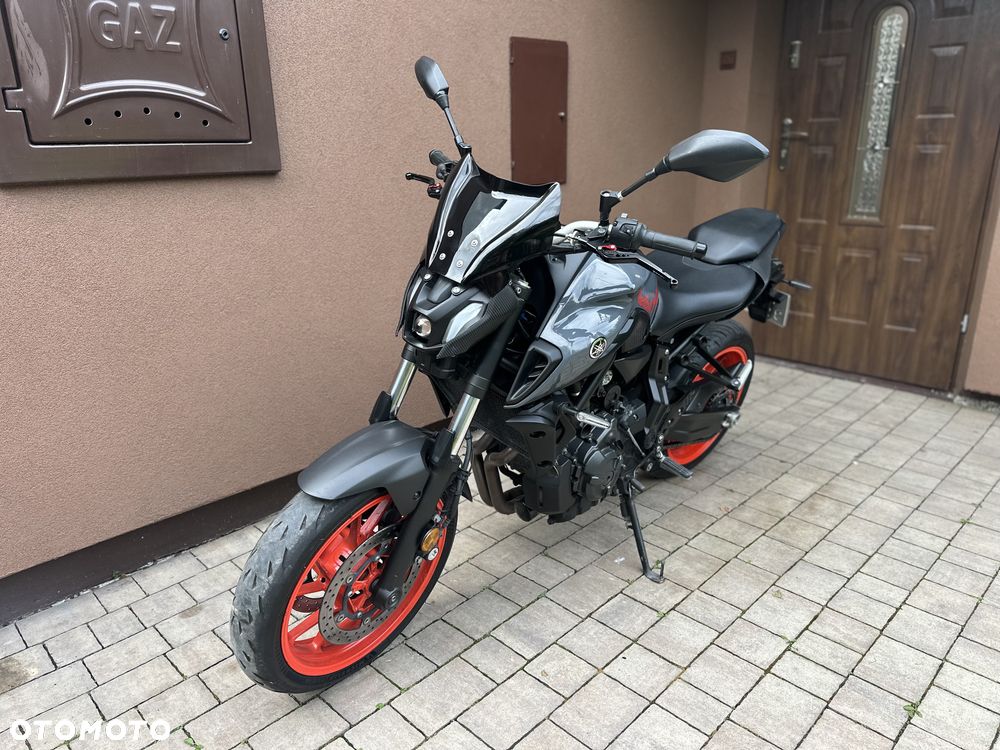 Yamaha MT - 16