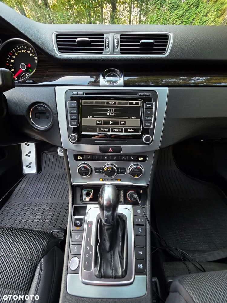 Volkswagen Passat - 13