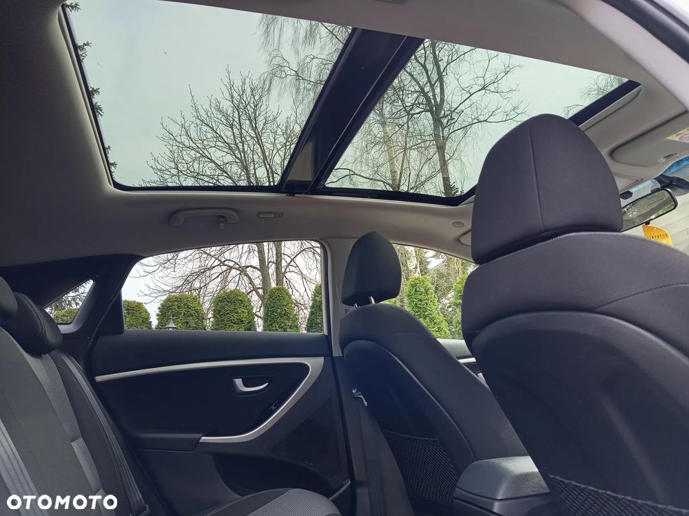Hyundai i30 1.6 CRDi BlueDrive Premium - 22