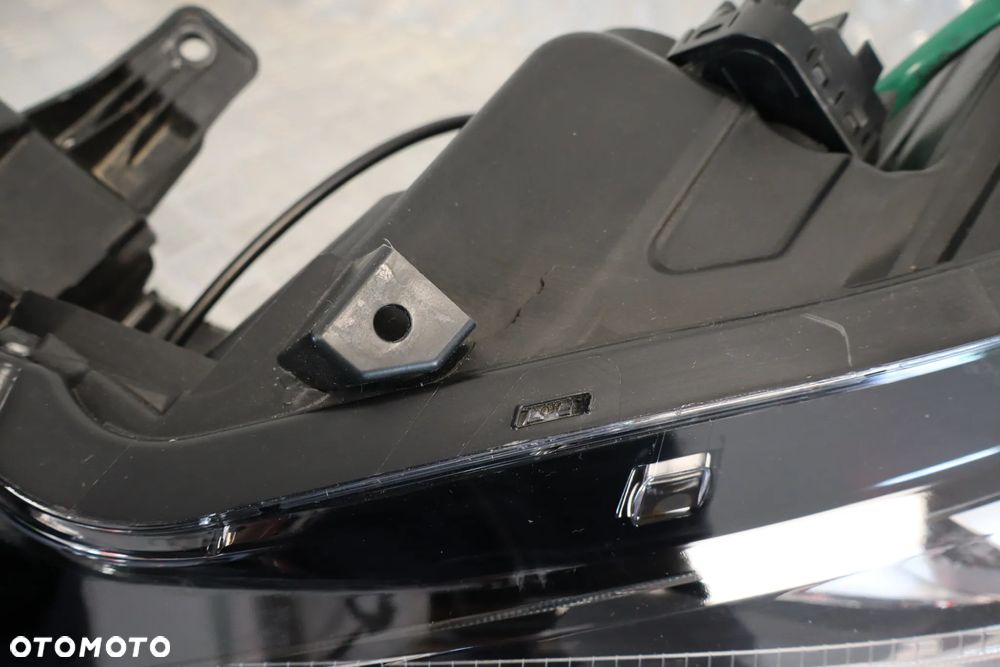 LAMPA PRZEDNIA PRZÓD LEWA NISSAN LEAF II 2 FULL LED 26060-5SH5A 2017 - 17