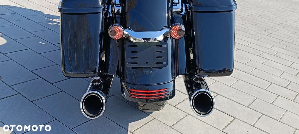 Harley-Davidson Touring Street Glide - 36