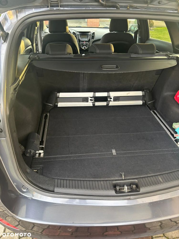 Hyundai i30 blue Kombi 1.6 GDi Passion - 10