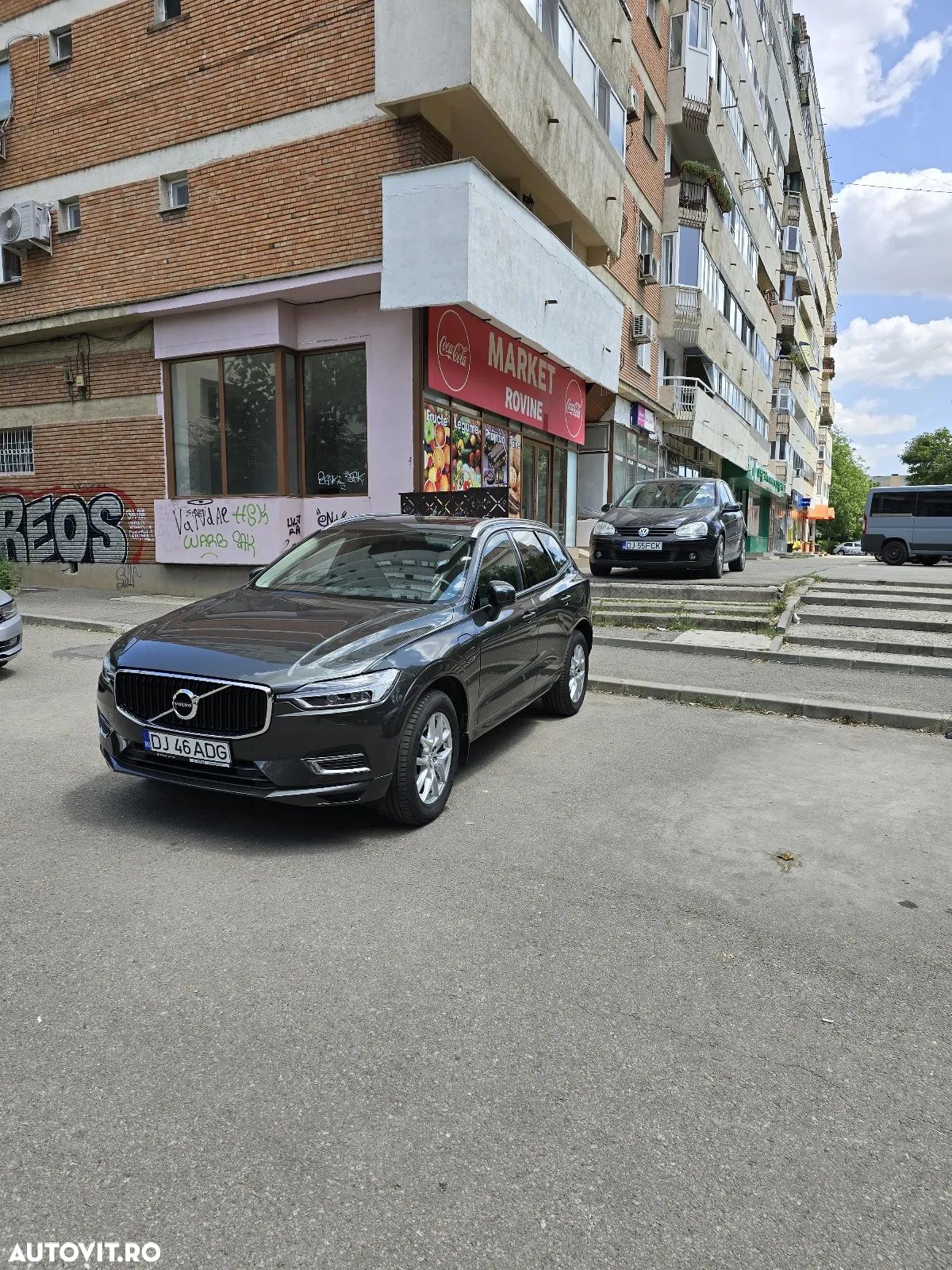 Volvo XC 60 T8 Twin Engine AWD Momentum Pro - 1