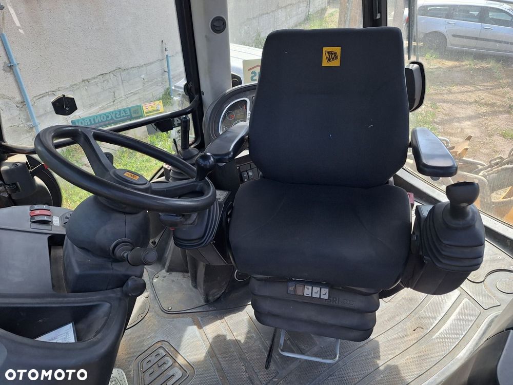 JCB 3Cx 4X4 - 10