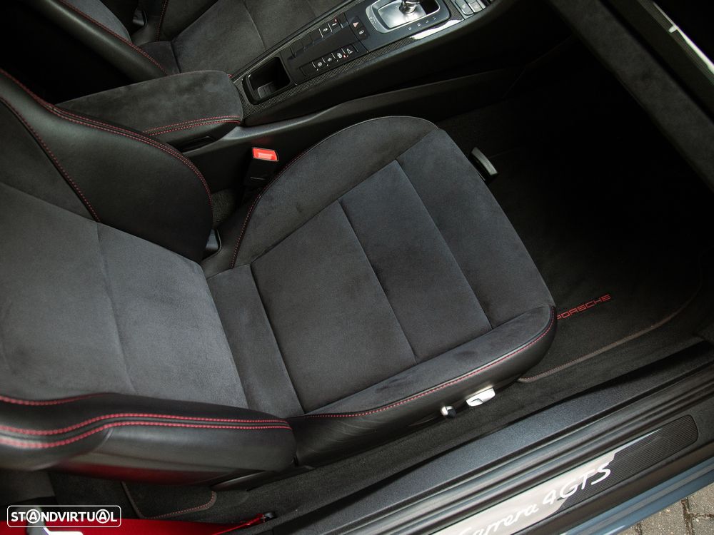 Porsche 911 (991) Carrera 4 GTS PDK - 24