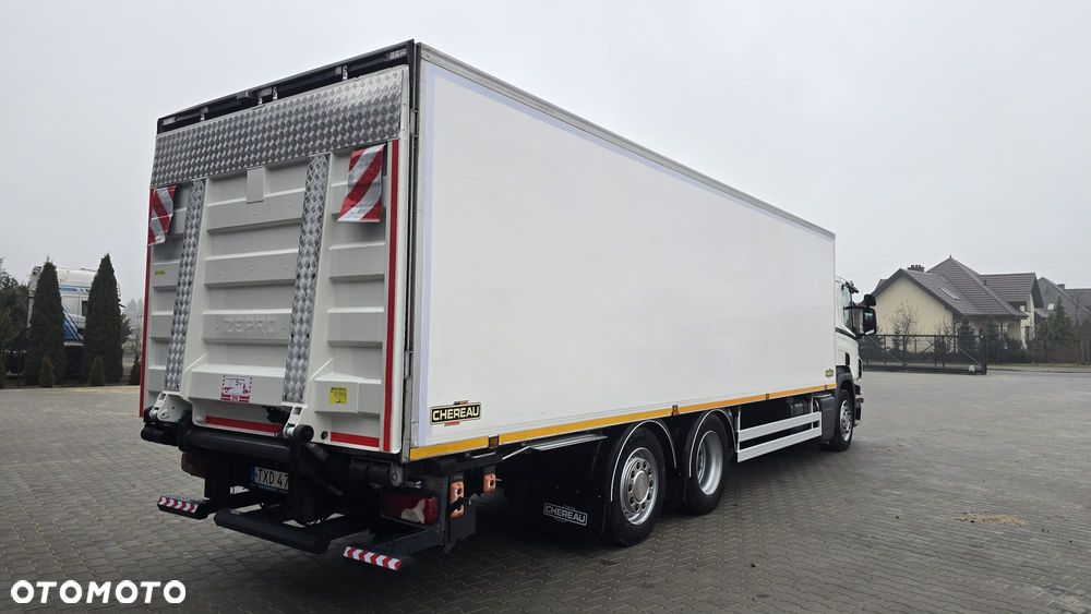 Scania P320 Euro 6 6x2 chłodnia izoterma kurierka 20 palet niski przebieg! super stan! rama do zabudowy laweta - 27