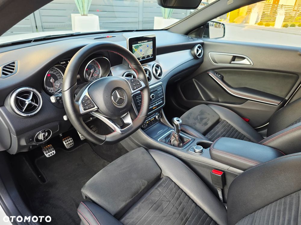 Mercedes-Benz CLA 180 d AMG Line - 22