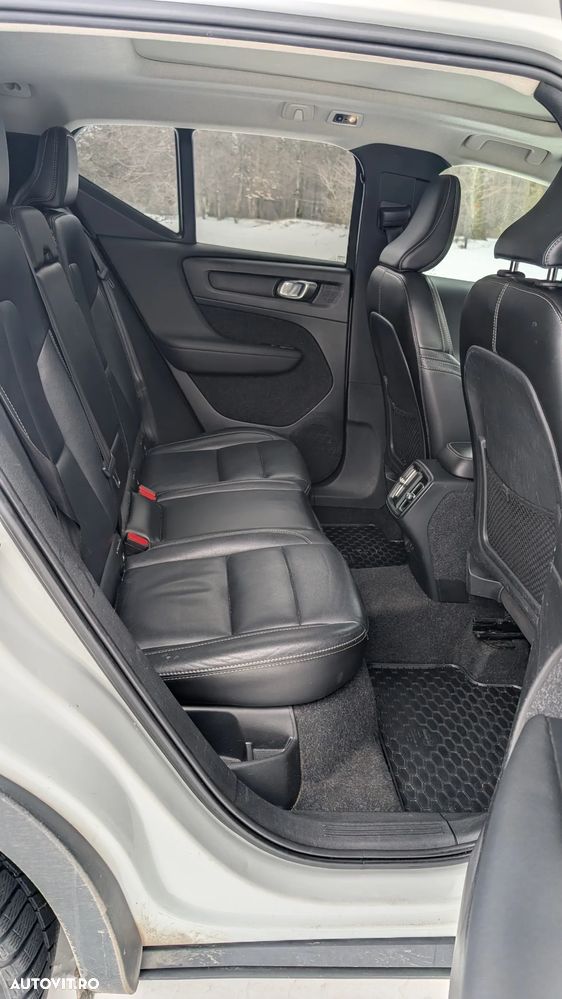 Volvo XC 40 T5 AWD Momentum Pro - 23