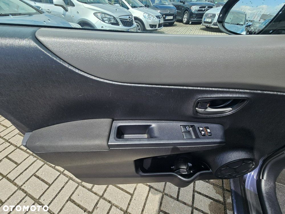 Toyota Yaris 1.33 Selection Passion - 25