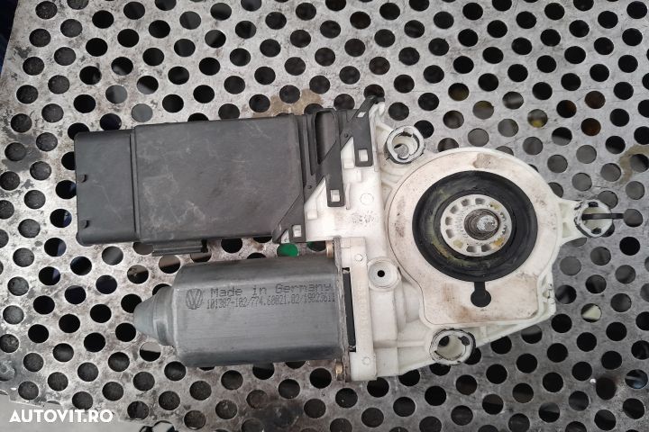 Motoras macara geam fata stanga 105467301 Volkswagen VW Golf 4 [1997 - 3