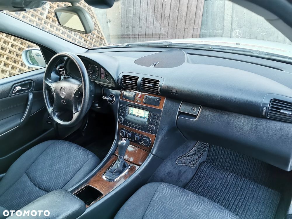 Mercedes-Benz Klasa C 180 Kompressor Automatik Classic - 23