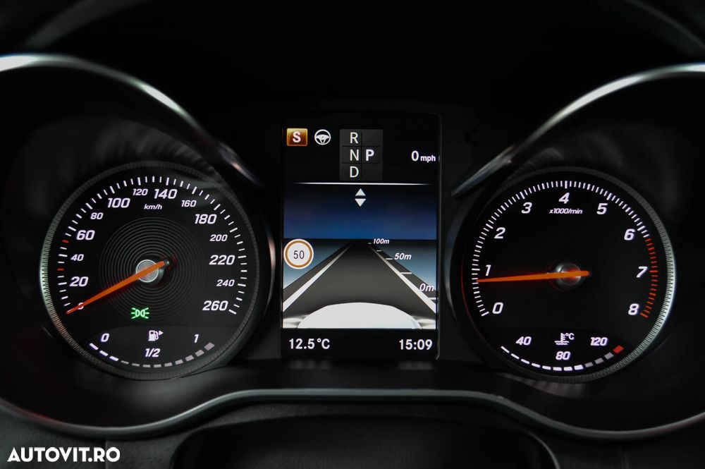 Mercedes-Benz GLC Coupe 250 4Matic 9G-TRONIC Exclusive - 29